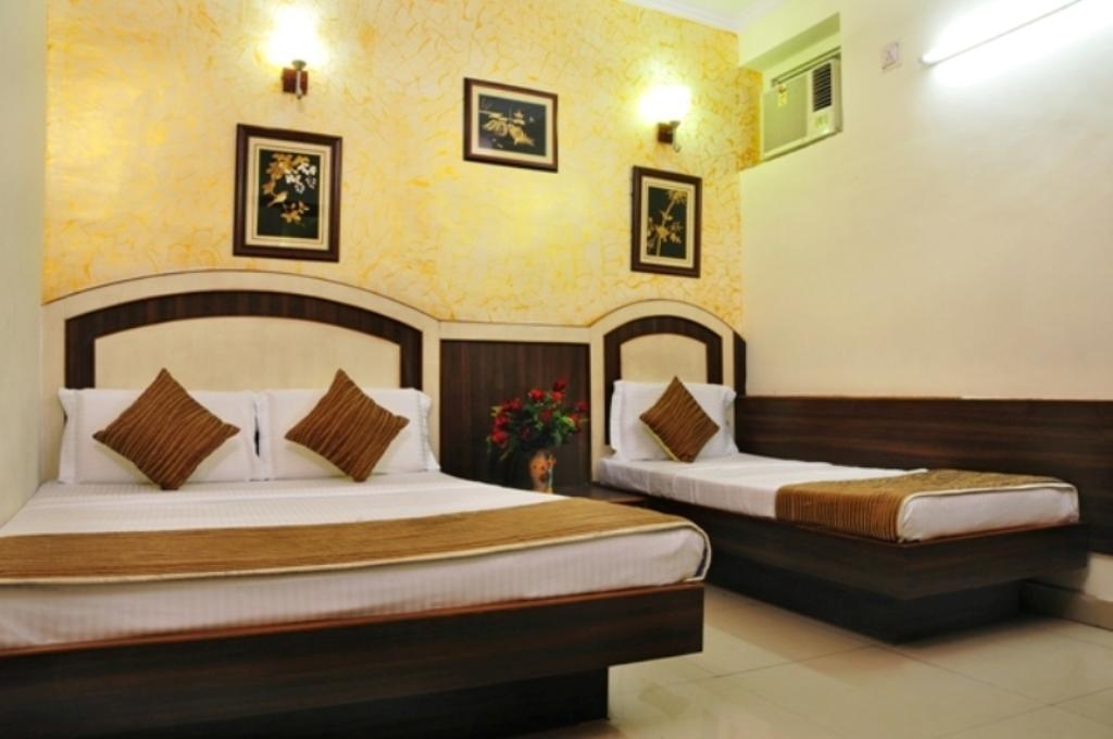 Hotel Star Palace Нью-Дели Экстерьер фото