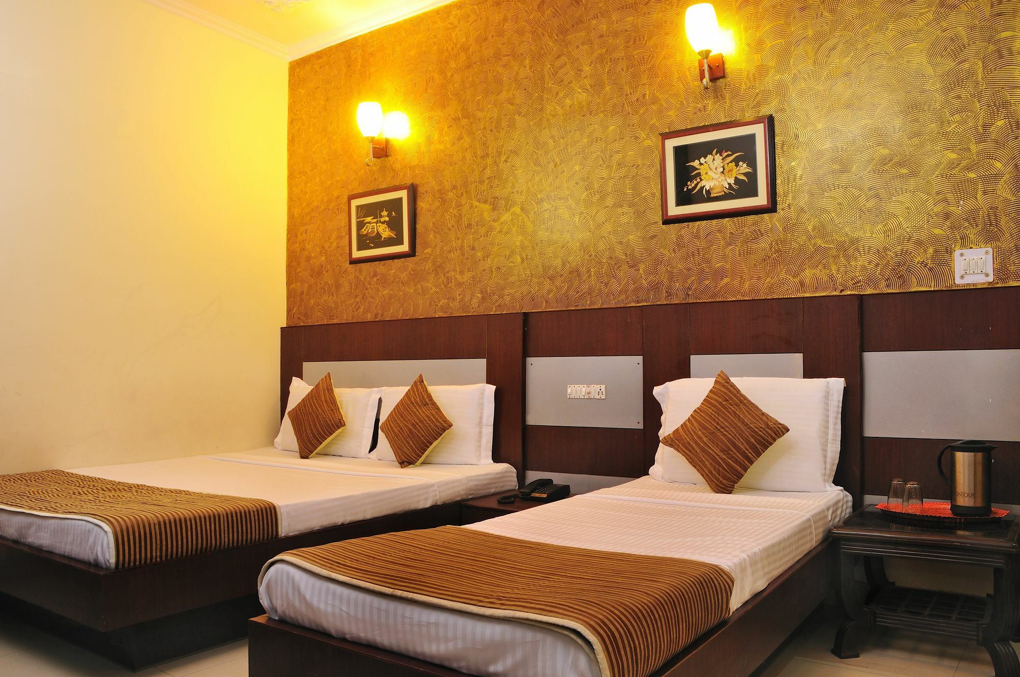 Hotel Star Palace Нью-Дели Экстерьер фото