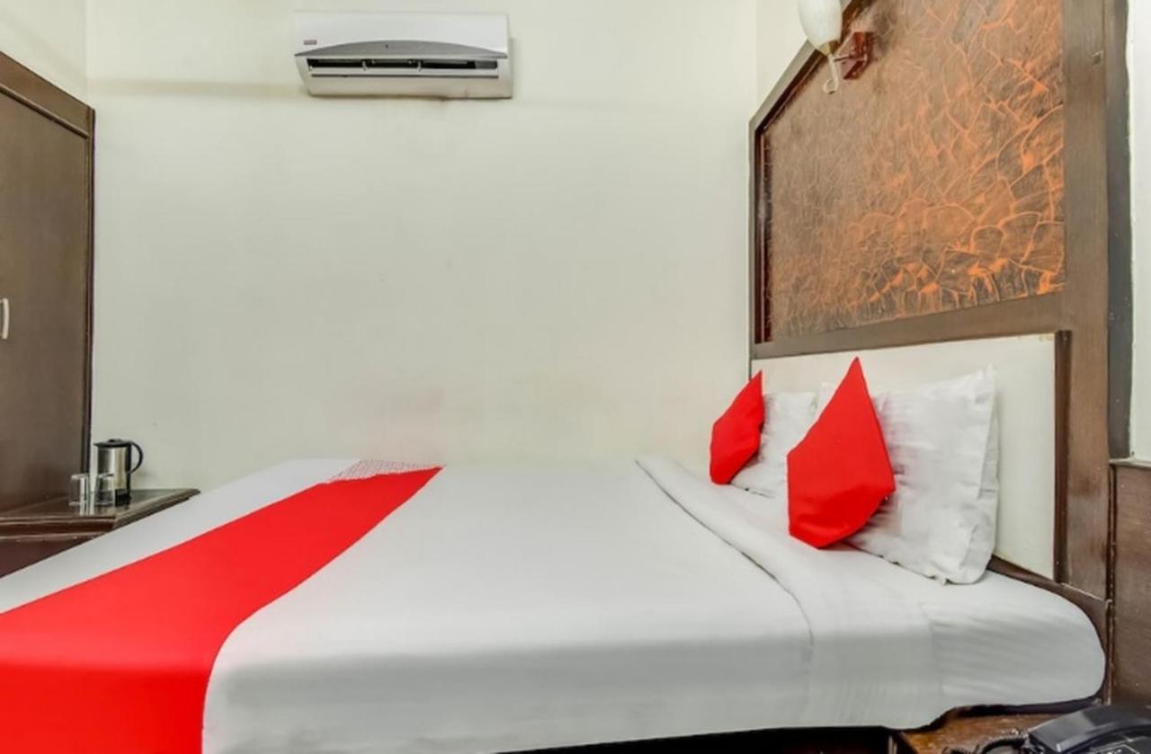 Hotel Star Palace Нью-Дели Экстерьер фото